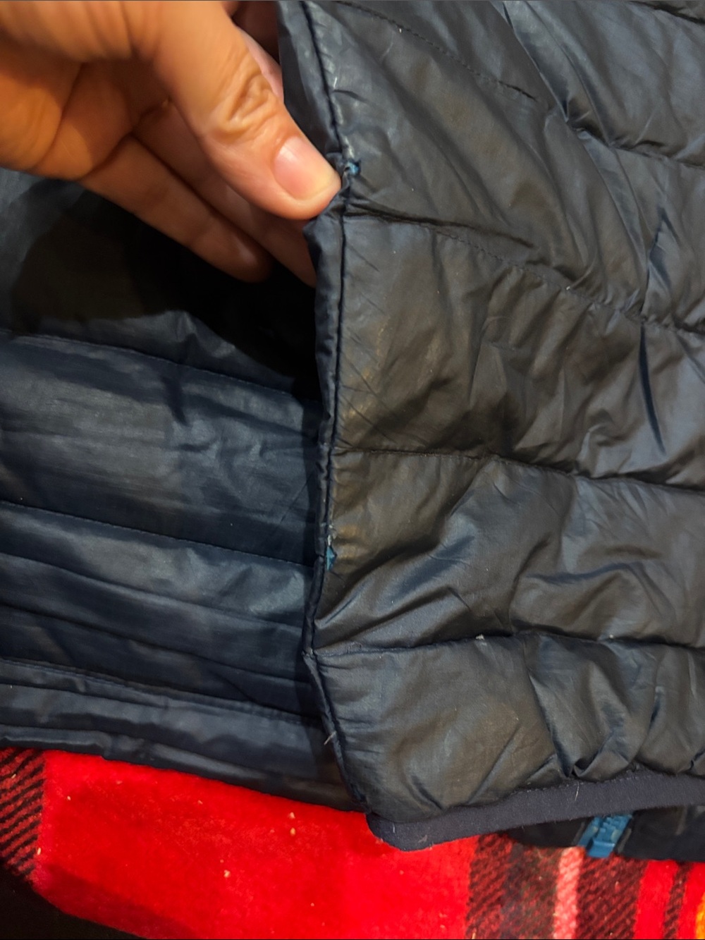 Patagonia Men's Black Quilted Insulated Jacket with Blue Trimsize xxl - Picture 7 of 10